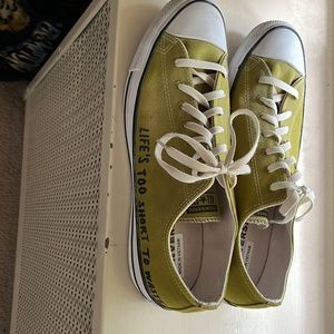 Converse all star olive green low cut sneakers. Hardly worn